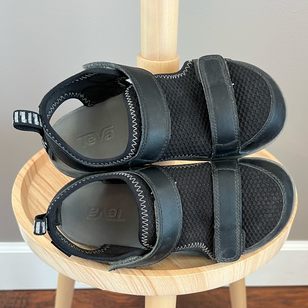 Teva Kids Hurricane Seekado Black Sandal Water Shoes Size 1